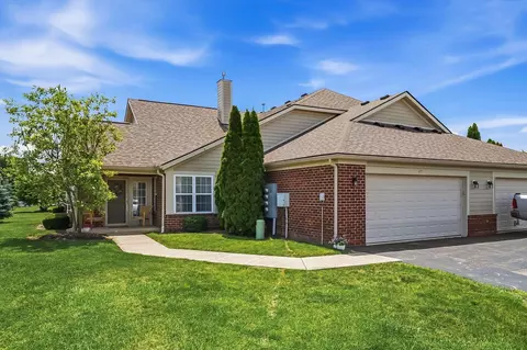 27 Greenhedge Cir, Delaware, OH 43015