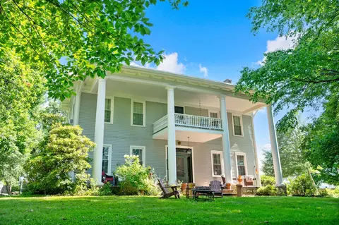 75 Hill St, Logan, OH 43138