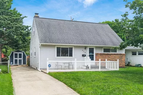 618 Savannah Dr, Columbus, OH 43228