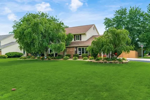 10224 Fairfax Dr, Pickerington, OH 43147