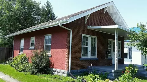 1215 Washington Ave, Washington Court House, OH 43160