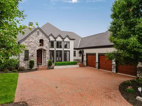 4776 Bell Classic Dr, Grove City, OH 43123