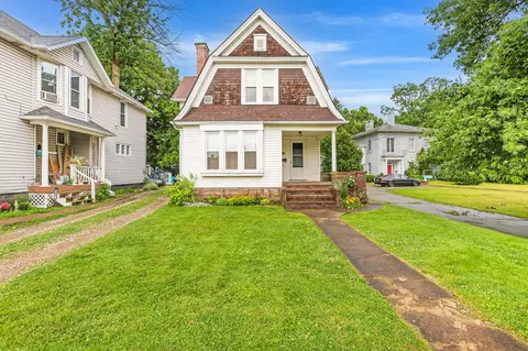 574 Mount Vernon Rd, Newark, OH 43055