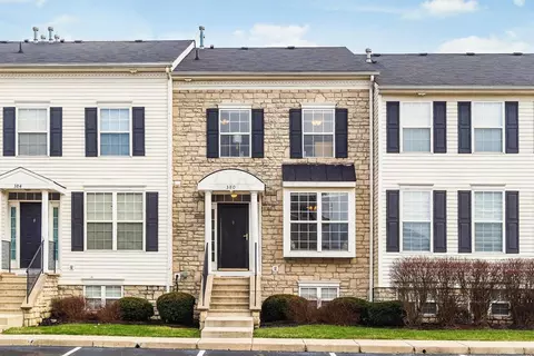 380 Oxford Oak Dr, Blacklick, OH 43004