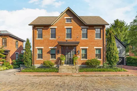 252 E Beck St, Columbus, OH 43206