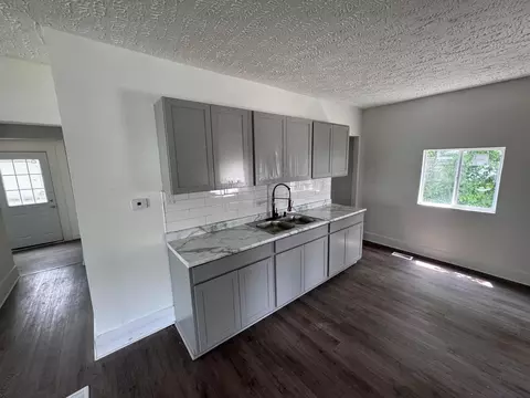 Kitchen - 514 Oak St, Marion, OH 43302 photo 3 of 3