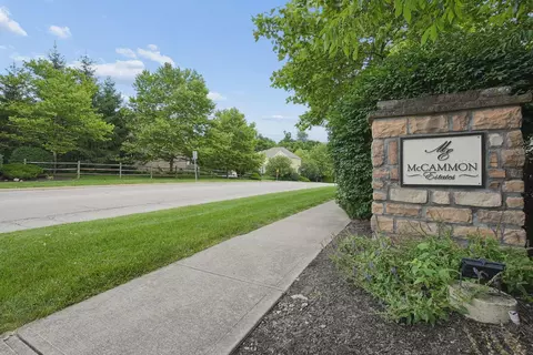 3210 Autumn Applause Dr, Lewis Center, OH 43035