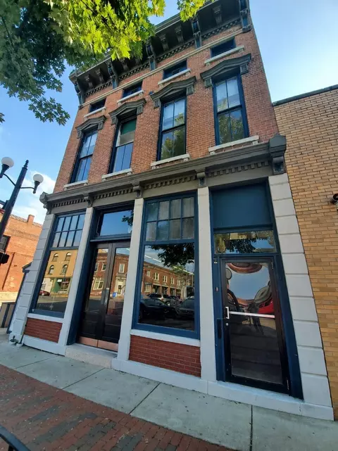 73 S Main St, London, OH 43140