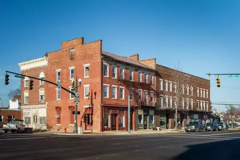 1 E High St, London, OH 43140