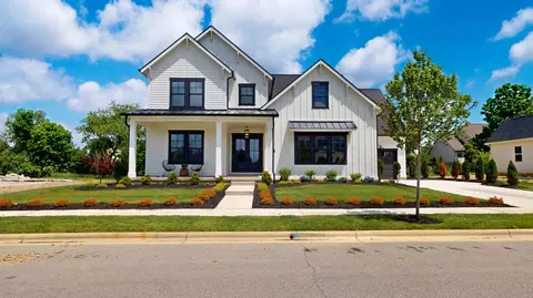 3277 Briarwood Ln, Lewis Center, OH 43035