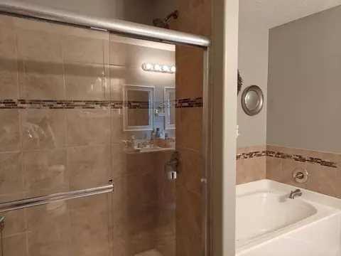 Bath - 111 Firestone Dr, Delaware, OH 43015 photo 7 of 8