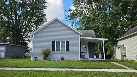210 W Montford Ave, Ada, OH 45810