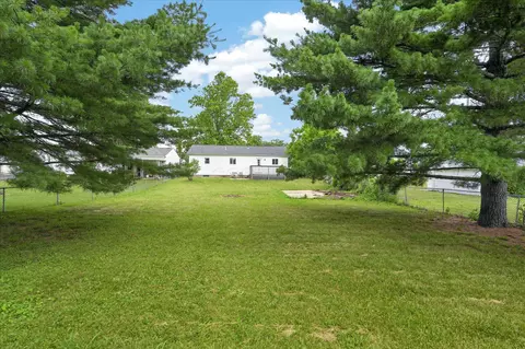 Exterior - 244 Nicholas Dr, Circleville, OH 43113 photo 5 of 10