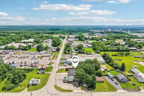 5558 Wadsworth Rd, Dayton, OH 45414