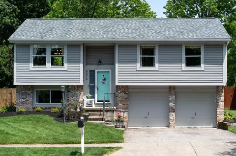 8008 Leaview Dr, Columbus, OH 43235