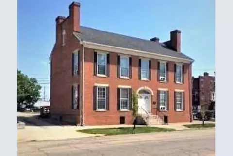 16 N Main St, London, OH 43140