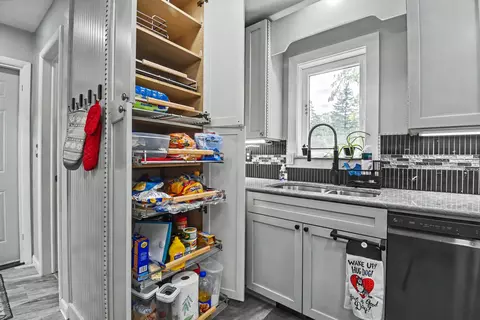Kitchen - 449 Uhler Ave, Marion, OH 43302 photo 3 of 4