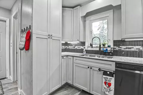 Kitchen - 449 Uhler Ave, Marion, OH 43302 photo 4 of 4