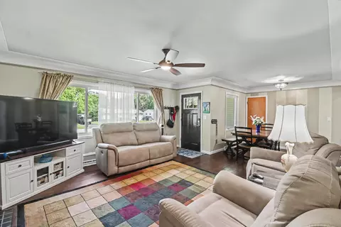 Living - 449 Uhler Ave, Marion, OH 43302 photo 1 of 3