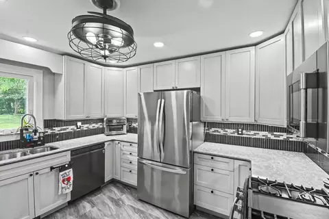 Kitchen - 449 Uhler Ave, Marion, OH 43302 photo 1 of 4