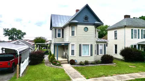 106 Church St, Frankfort, OH 45628
