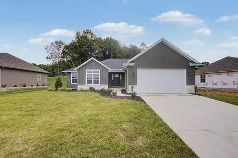 208 Plymouth Rd, Mount Vernon, OH 43050