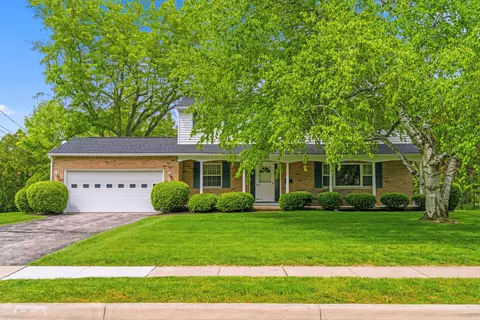 2810 Brackley Rd, Columbus, OH 43220