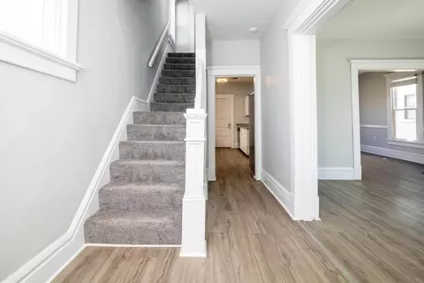 Entry Way - 418 E 17th Ave, Columbus, OH 43201 photo 1 of 2