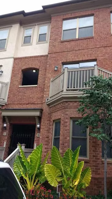 18 W Russell St, Columbus, OH 43215