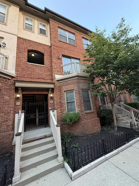 18 W Russell St, Columbus, OH 43215
