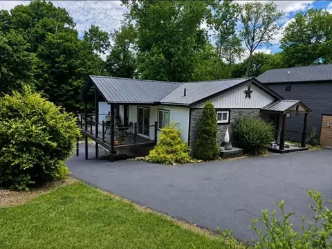 229 Green Valley Dr, Howard, OH 43028