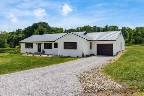 2428 Applegate Rd, Lucas, OH 44843