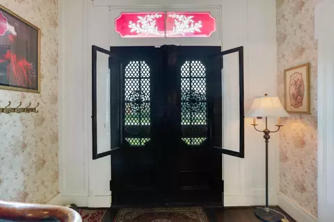 Entry Way - 124 N Scioto St, Circleville, OH 43113 photo 1 of 6