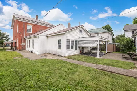 Exterior - 124 N Scioto St, Circleville, OH 43113 photo 4 of 10
