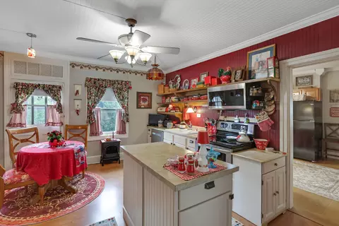 Kitchen - 124 N Scioto St, Circleville, OH 43113 photo 2 of 6