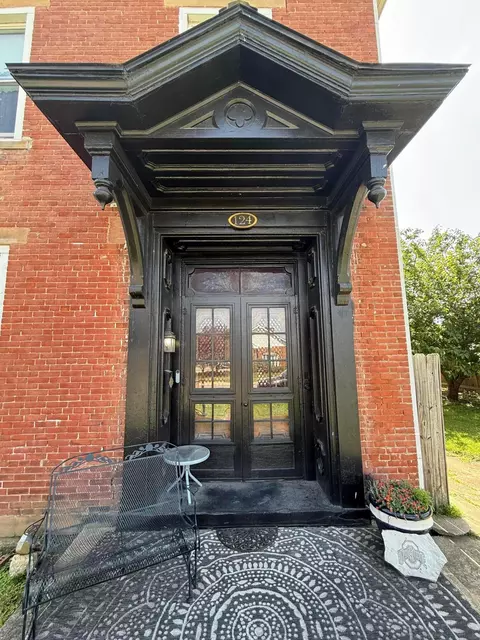 Exterior - 124 N Scioto St, Circleville, OH 43113 photo 9 of 10
