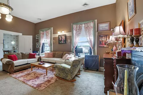Living - 124 N Scioto St, Circleville, OH 43113 photo 5 of 5