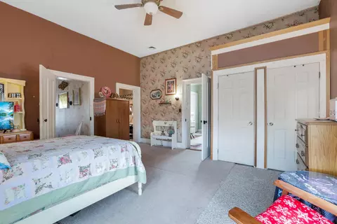 Bedroom - 124 N Scioto St, Circleville, OH 43113 photo 6 of 6