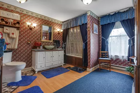 Bath - 124 N Scioto St, Circleville, OH 43113 photo 1 of 2