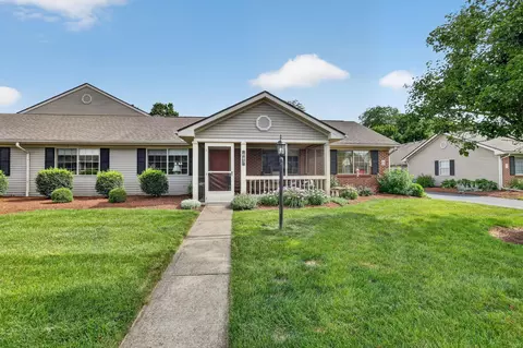 643 Kensington Dr, Heath, OH 43056
