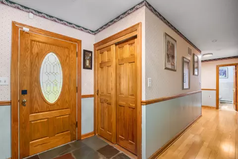 Entry Way - 526 Northridge Rd, Circleville, OH 43113 photo 1 of 4