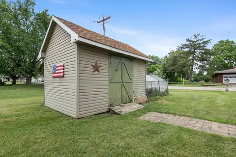 Exterior - 526 Northridge Rd, Circleville, OH 43113 photo 6 of 23