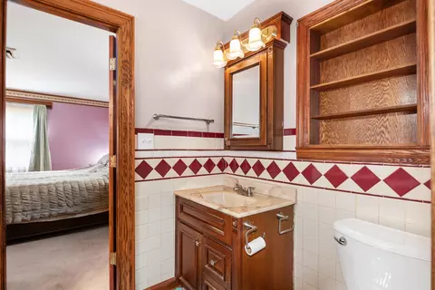 Bath - 526 Northridge Rd, Circleville, OH 43113 photo 2 of 6