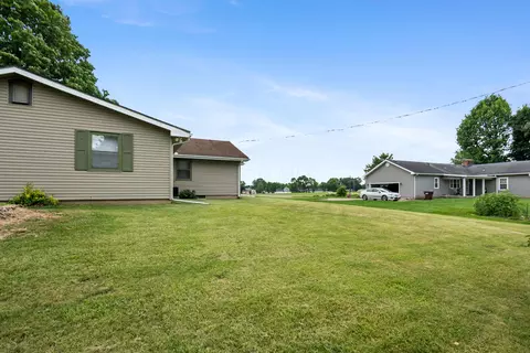 Exterior - 526 Northridge Rd, Circleville, OH 43113 photo 14 of 23