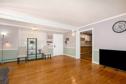 Living - 526 Northridge Rd, Circleville, OH 43113 photo 3 of 4