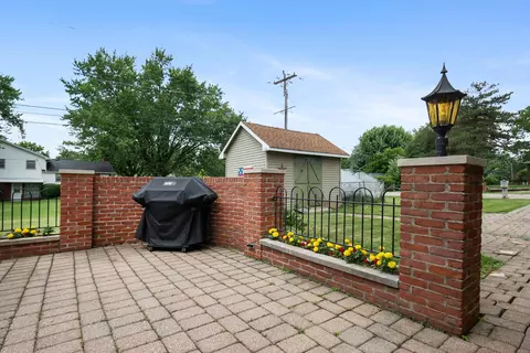 Exterior - 526 Northridge Rd, Circleville, OH 43113 photo 9 of 23