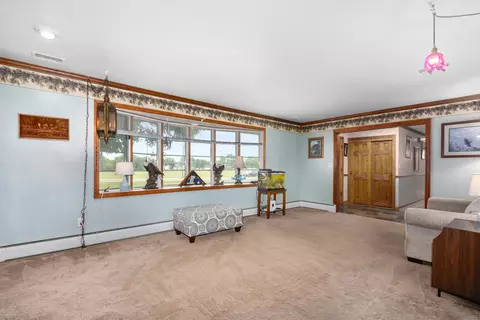 Living - 526 Northridge Rd, Circleville, OH 43113 photo 4 of 4