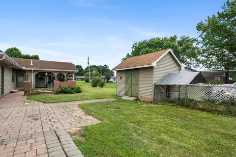 Exterior - 526 Northridge Rd, Circleville, OH 43113 photo 4 of 23