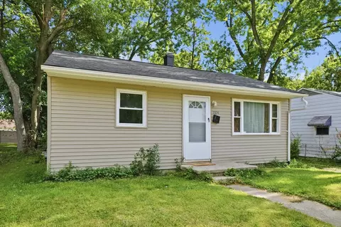 Exterior - 1104 Russell Ave, Springfield, OH 45506 photo 3 of 8