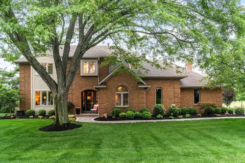 8602 Davington Dr, Dublin, OH 43017